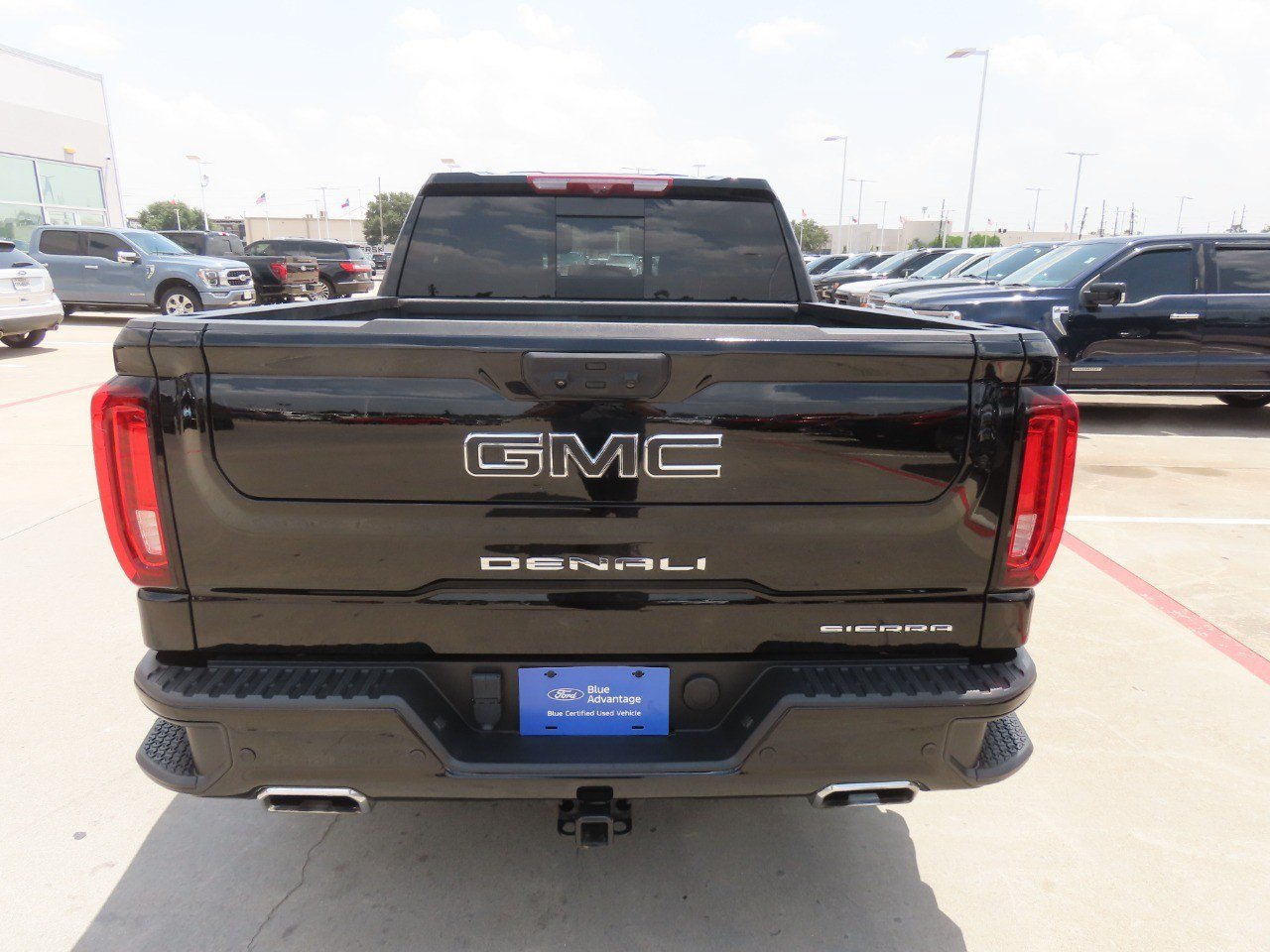 Used 2025 GMC Sierra 1500 Denali w/ Denali Reserve Package AWD/4WD image 11