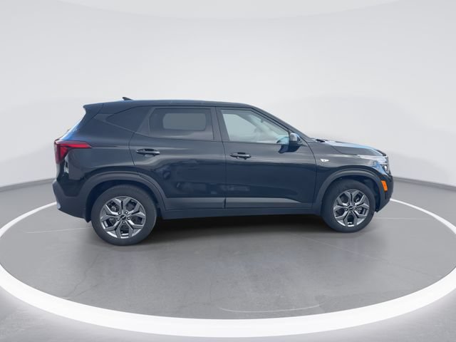 Used 2024 Kia Seltos LX AWD/4WD image 7