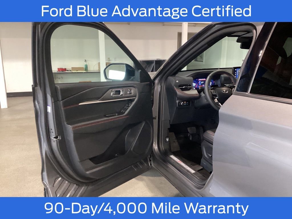 Certified 2025 Ford Explorer ST-Line w/ Premium Package image 11