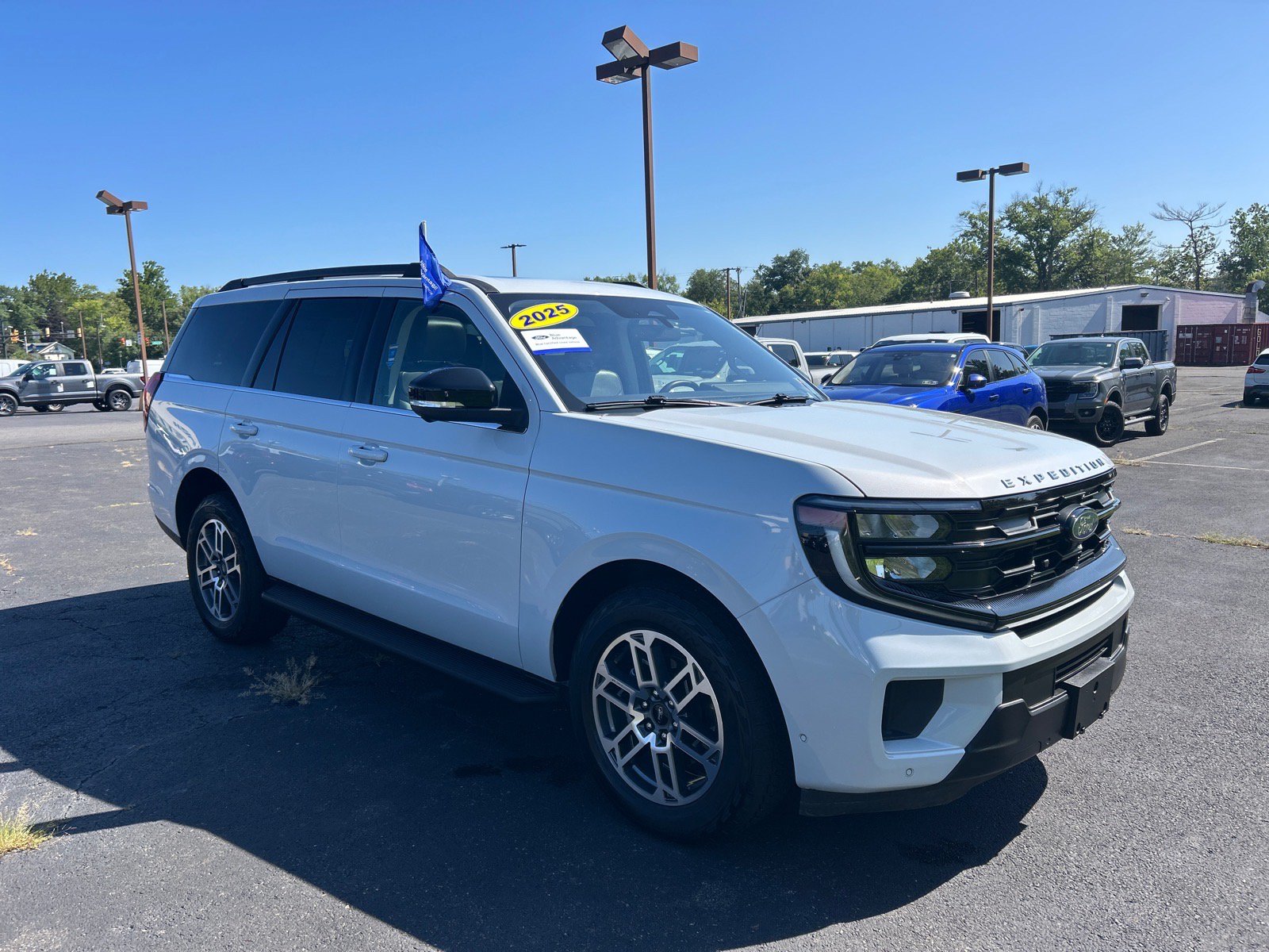 Certified 2025 Ford Expedition Active AWD/4WD image 26