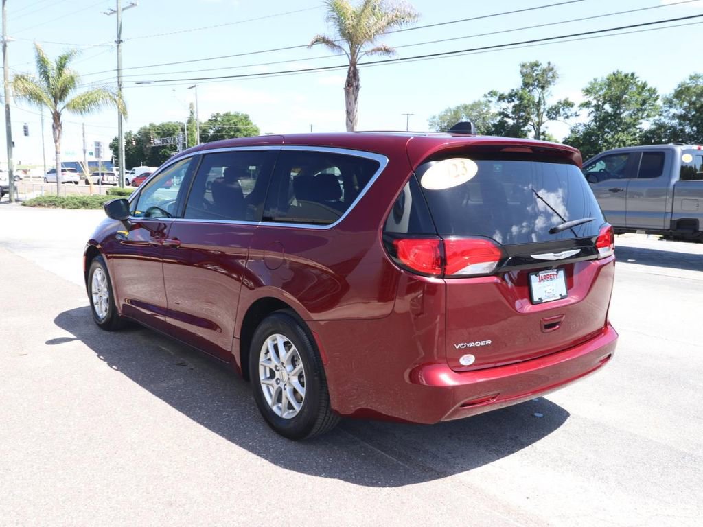 Used 2023 Chrysler Voyager LX FWD image 8