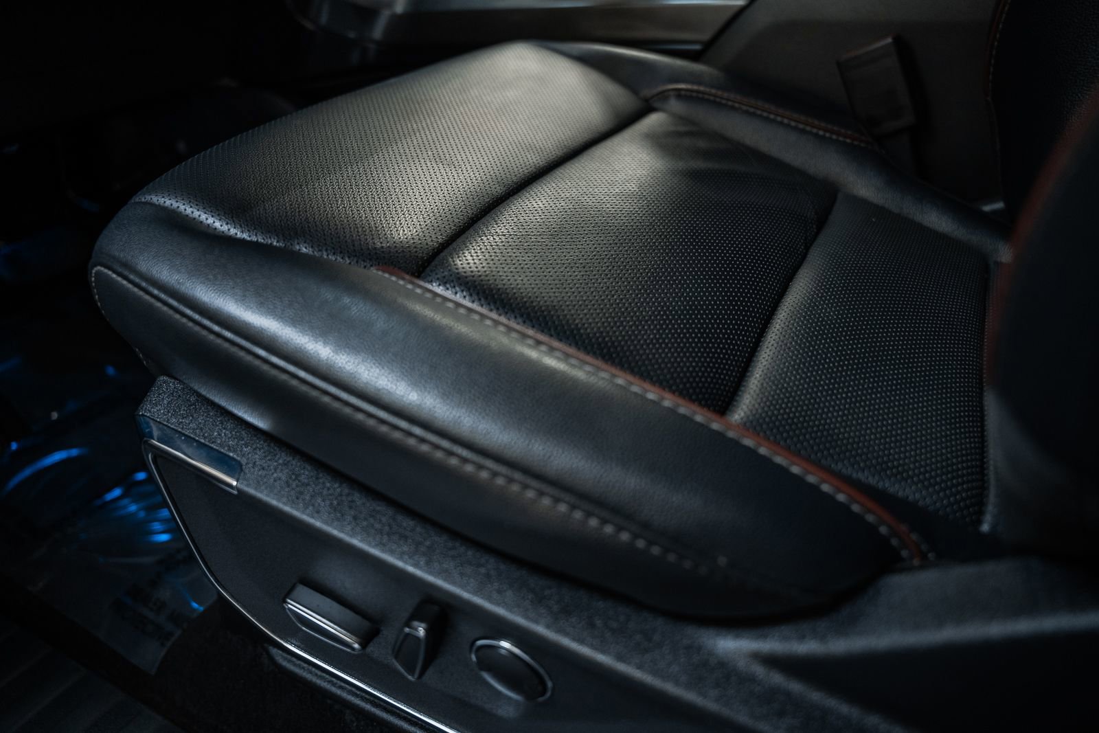 Certified 2023 Ford F150 Lariat w/ Equipment Group 502A High image 44