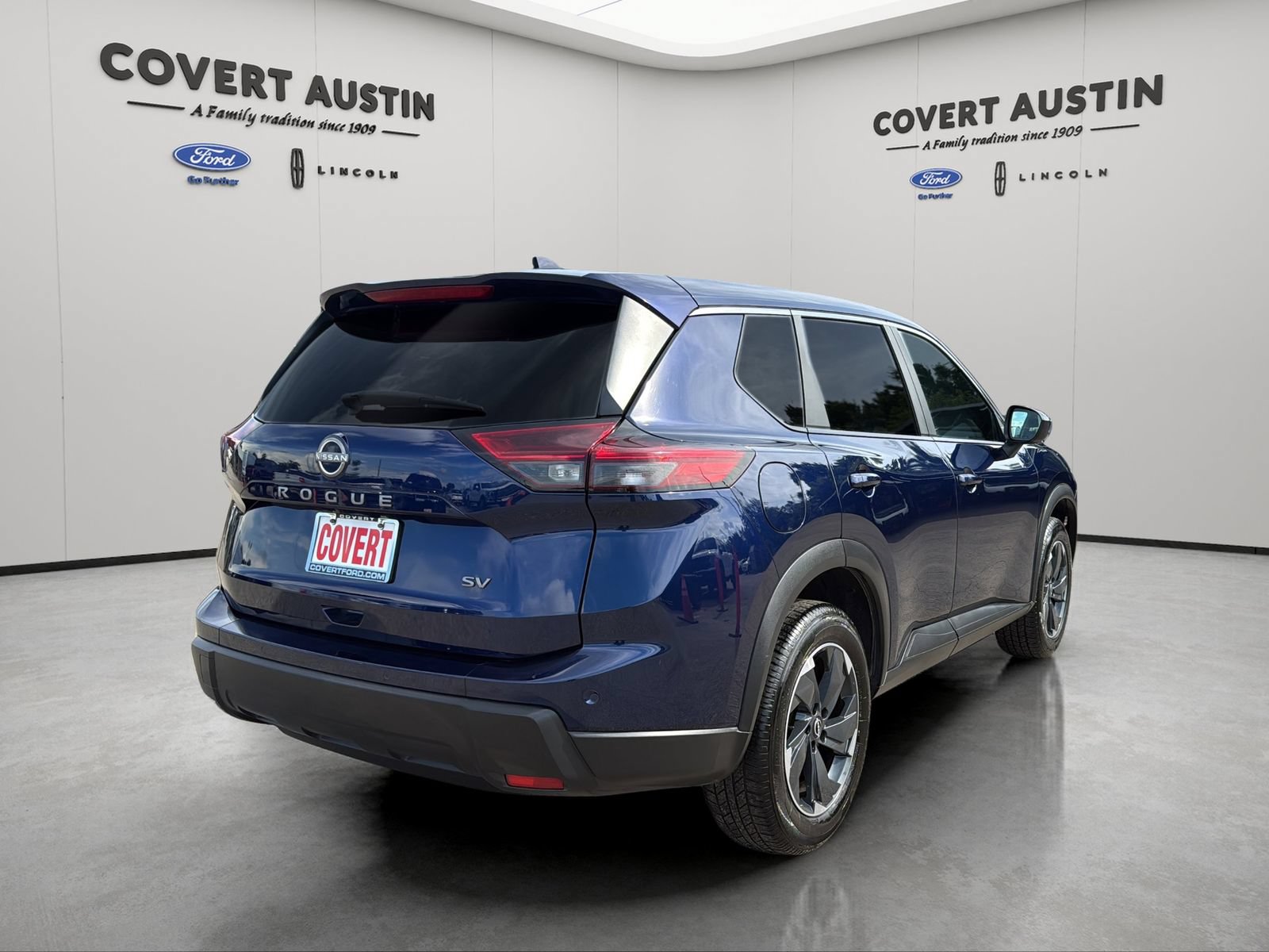 Used 2024 Nissan Rogue SV FWD image 5