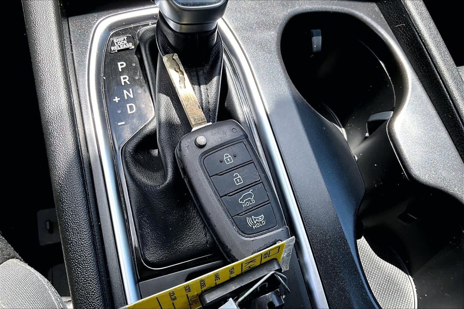 Used 2019 Hyundai Santa Fe SE FWD image 15