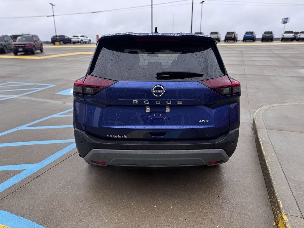 Used 2023 Nissan Rogue S image 3