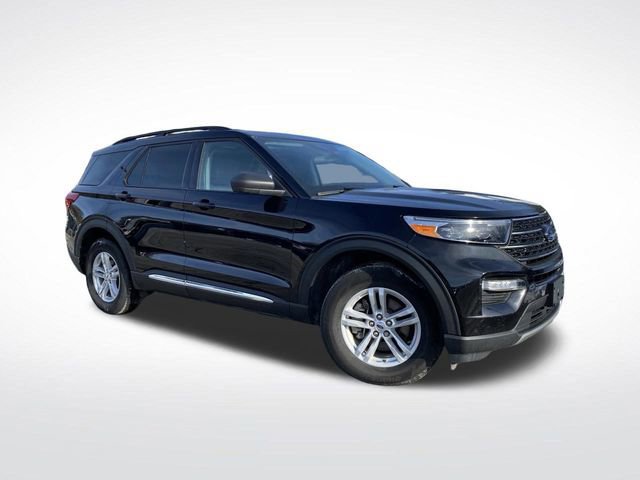 Certified 2023 Ford Explorer XLT w/ Equipment Group 202A image 3