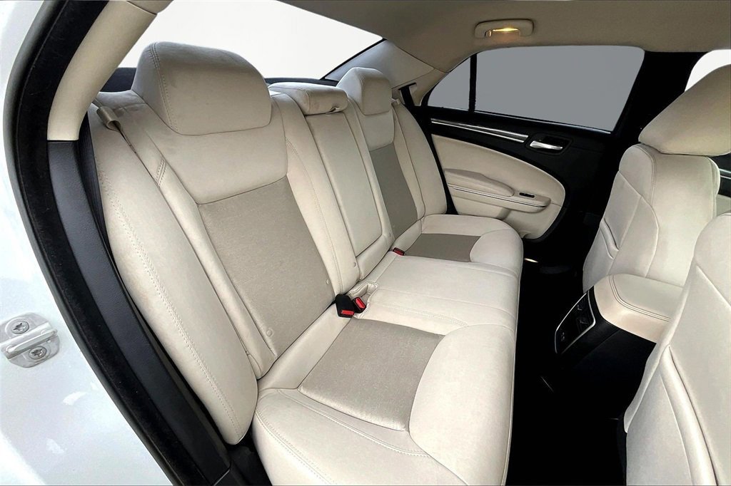 Used 2022 Chrysler 300 Touring w/ Sport Appearance Package image 27