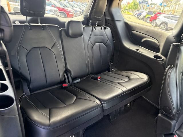 Used 2025 Chrysler Pacifica Select FWD image 38