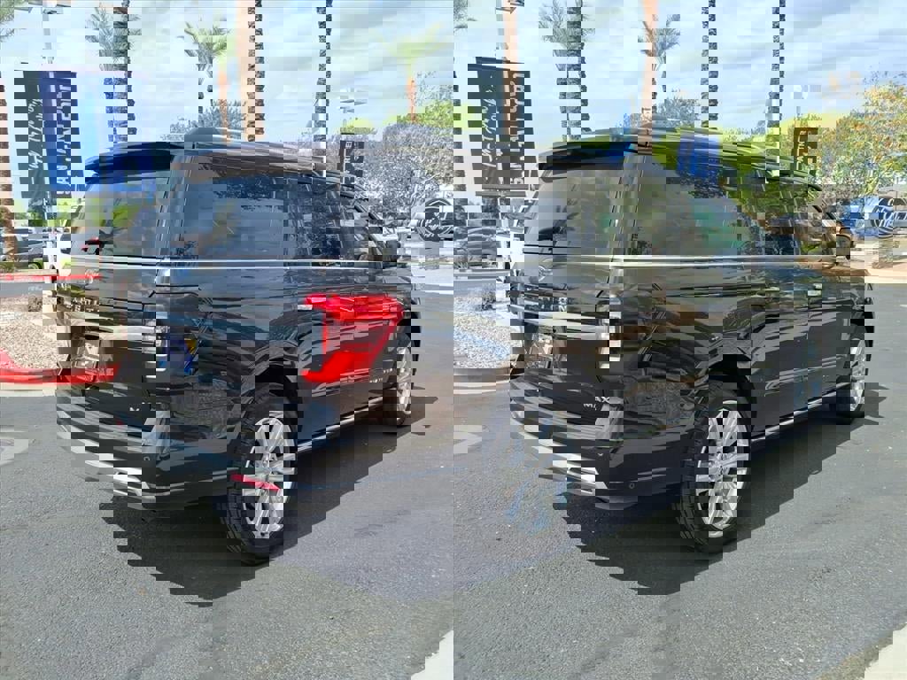Certified 2024 Ford Expedition Max Platinum image 5
