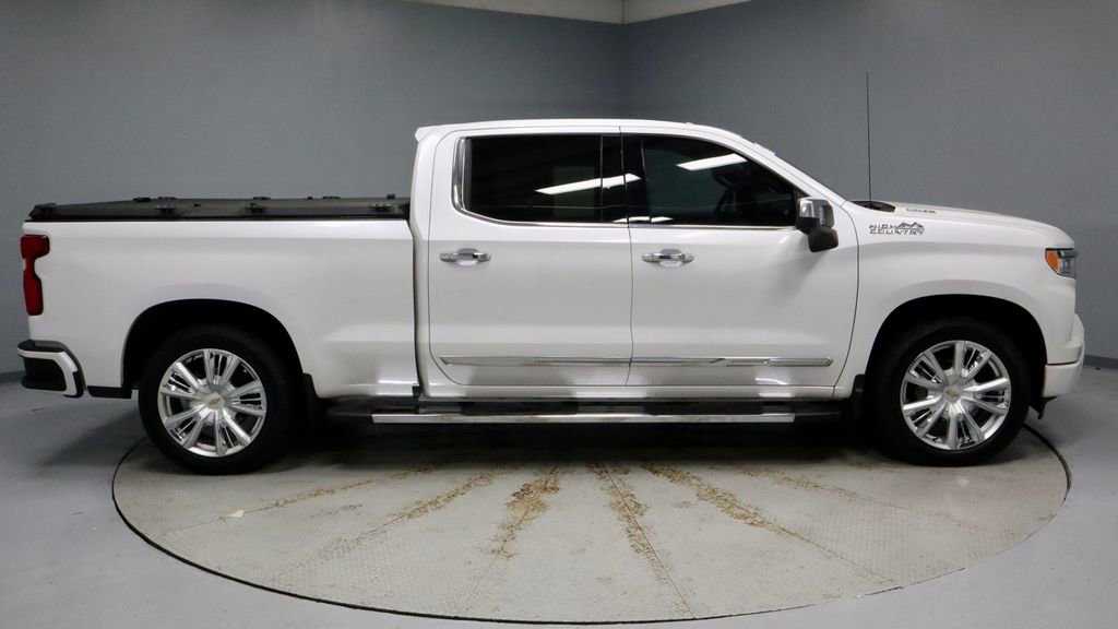 Used 2023 Chevrolet Silverado 1500 High Country w/ High Country Premium Package AWD/4WD image 11
