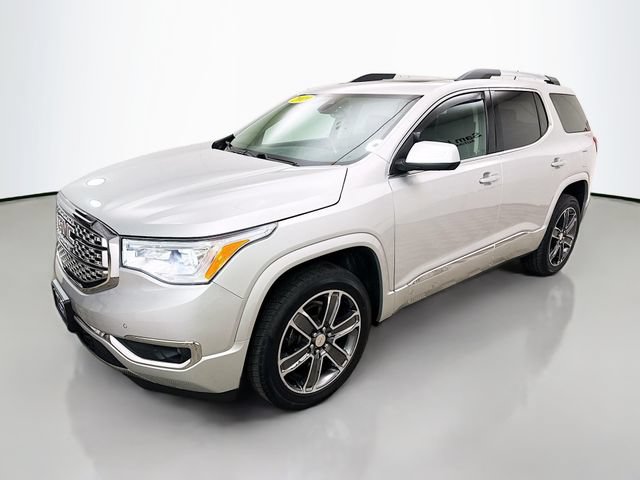 Used 2019 GMC Acadia Denali w/ Technology Package FWD image 3