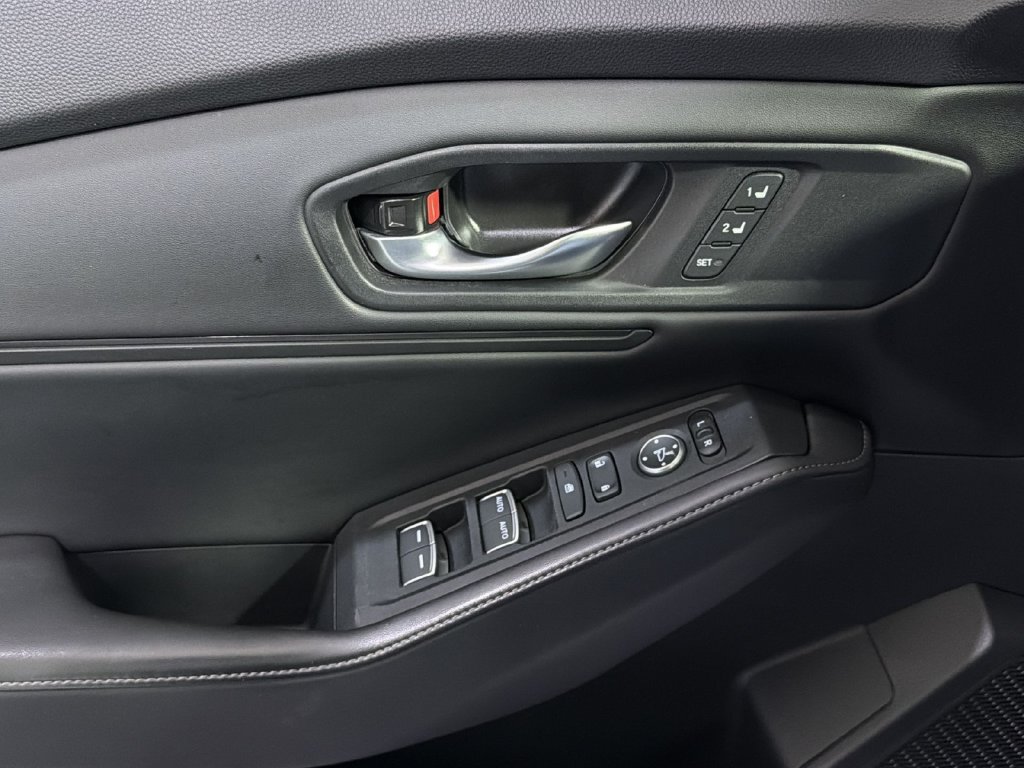 Used 2025 Honda Accord Sport image 28