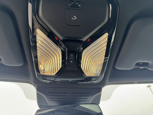 Used 2025 BMW X5 xDrive50e image 19