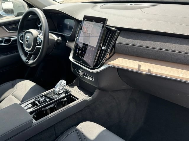 Used 2025 Volvo XC90 B6 Plus AWD/4WD image 11