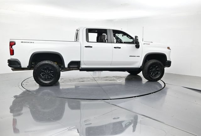 Used 2025 Chevrolet Silverado 2500 ZR2 w/ ZR2 Bison Edition AWD/4WD image 2