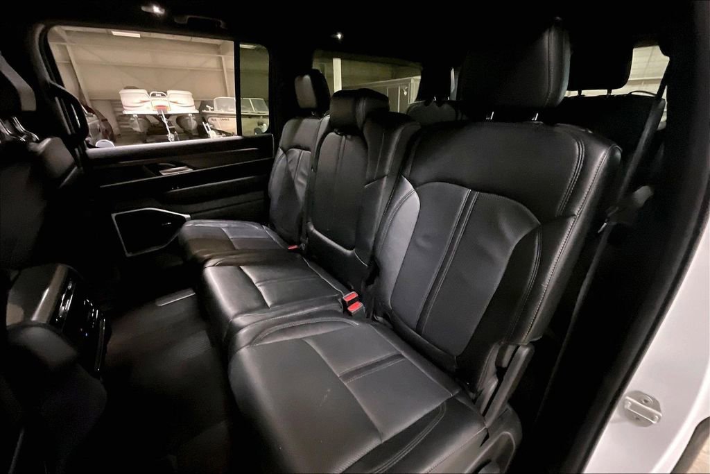 Used 2024 Jeep Wagoneer Series II w/ Flexible Seating Group image 24