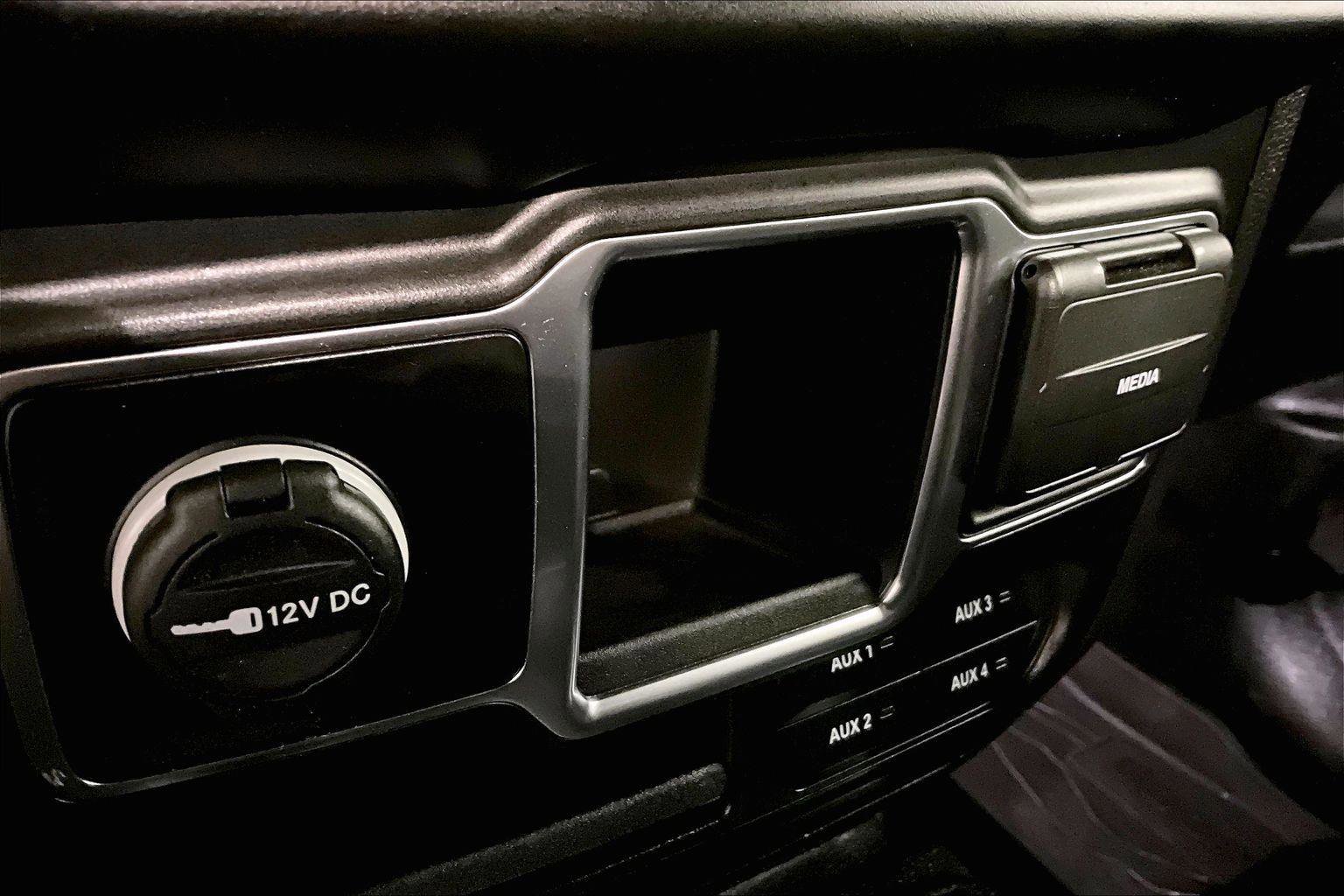 Used 2022 Jeep Wrangler Unlimited Sport image 31