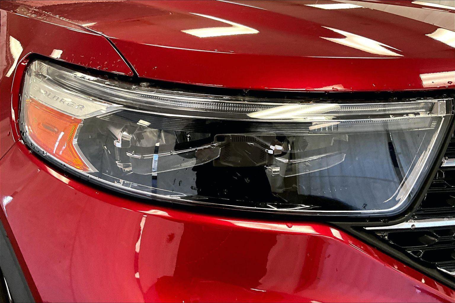 Certified 2020 Ford Explorer XLT w/ Equipment Group 202A image 28