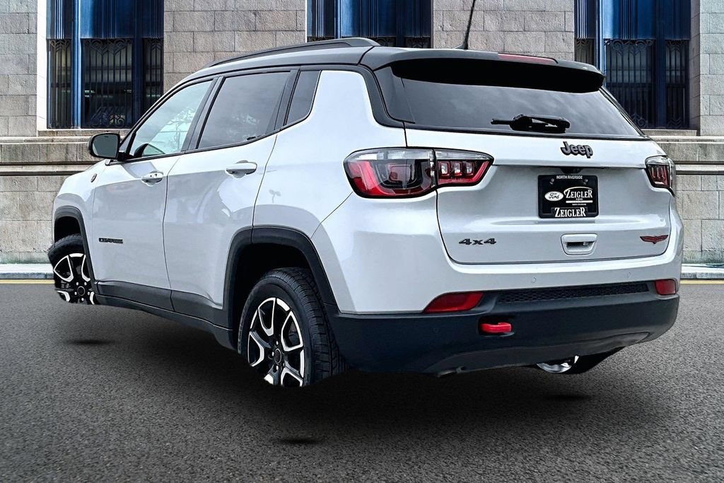 Used 2025 Jeep Compass Trailhawk AWD/4WD image 10