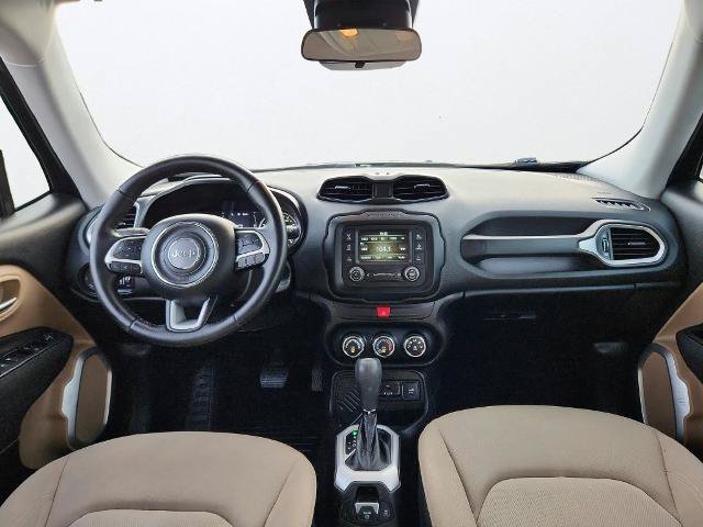 Used 2017 Jeep Renegade Latitude FWD image 31