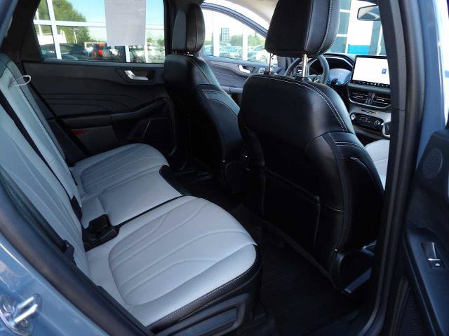 Certified 2025 Ford Escape Platinum w/ Premium Technology Package AWD/4WD image 14
