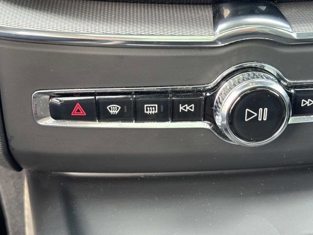 Used 2022 Volvo XC60 B5 R-Design w/ Advanced Package image 26