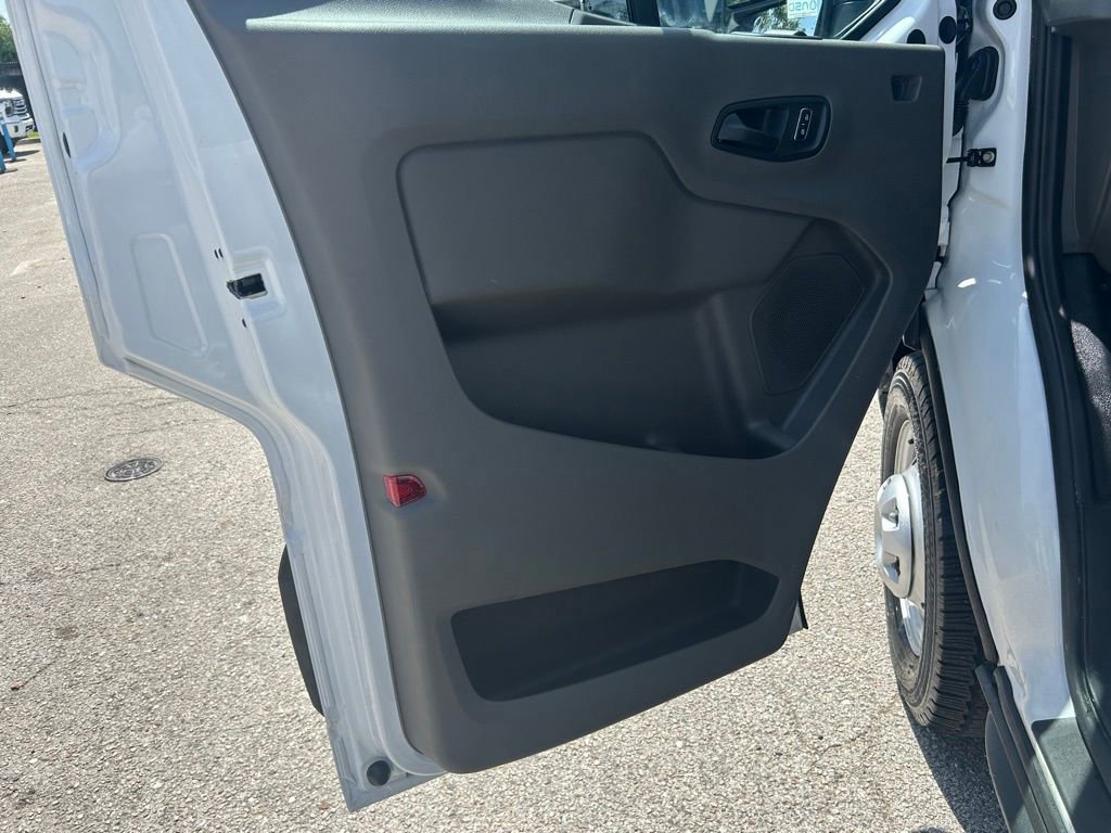 Certified 2024 Ford Transit 350 Low Roof image 33