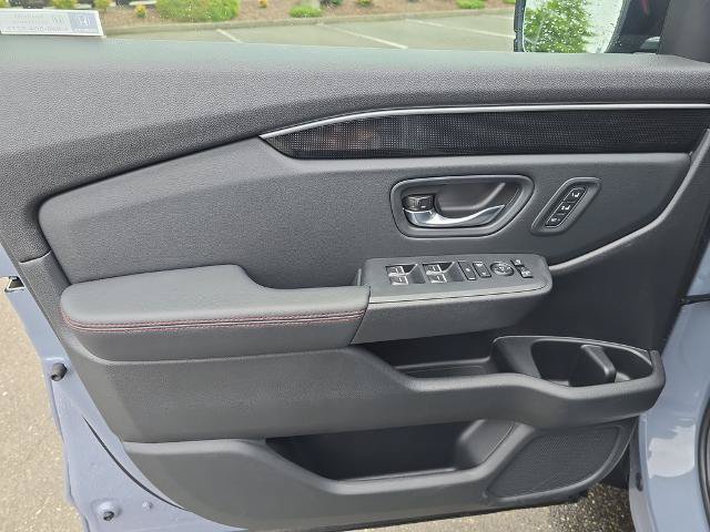 Used 2025 Honda Pilot Black Edition image 13