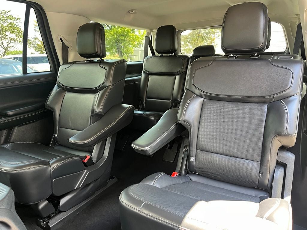 Certified 2025 Ford Expedition Max Platinum w/ Driver's Package AWD/4WD image 14