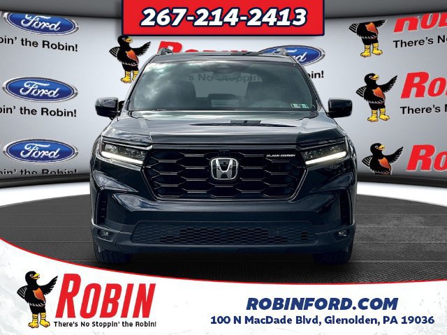 Used 2025 Honda Pilot Black Edition image 2