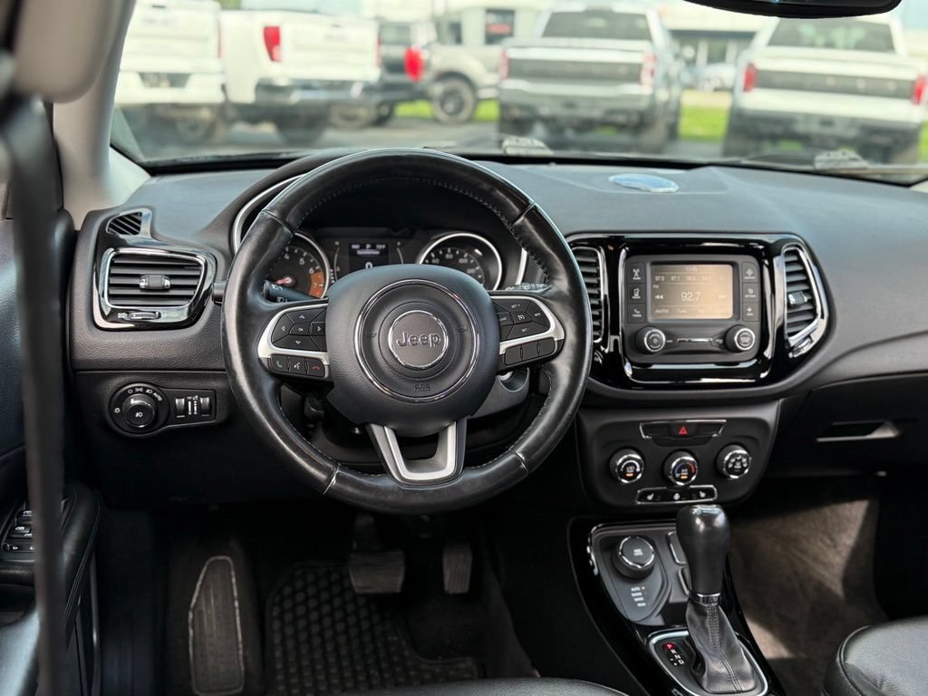 Used 2018 Jeep Compass Latitude AWD/4WD image 5