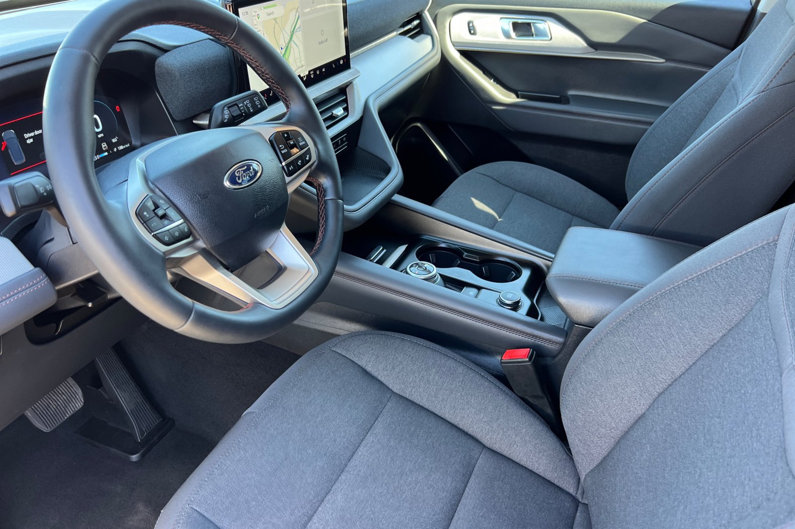 Certified 2025 Ford Explorer Active AWD/4WD image 12