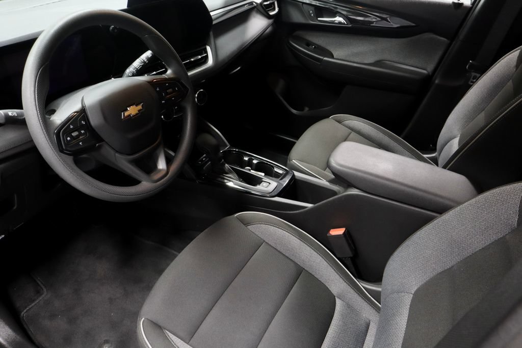 Used 2025 Chevrolet TrailBlazer LT AWD/4WD image 24