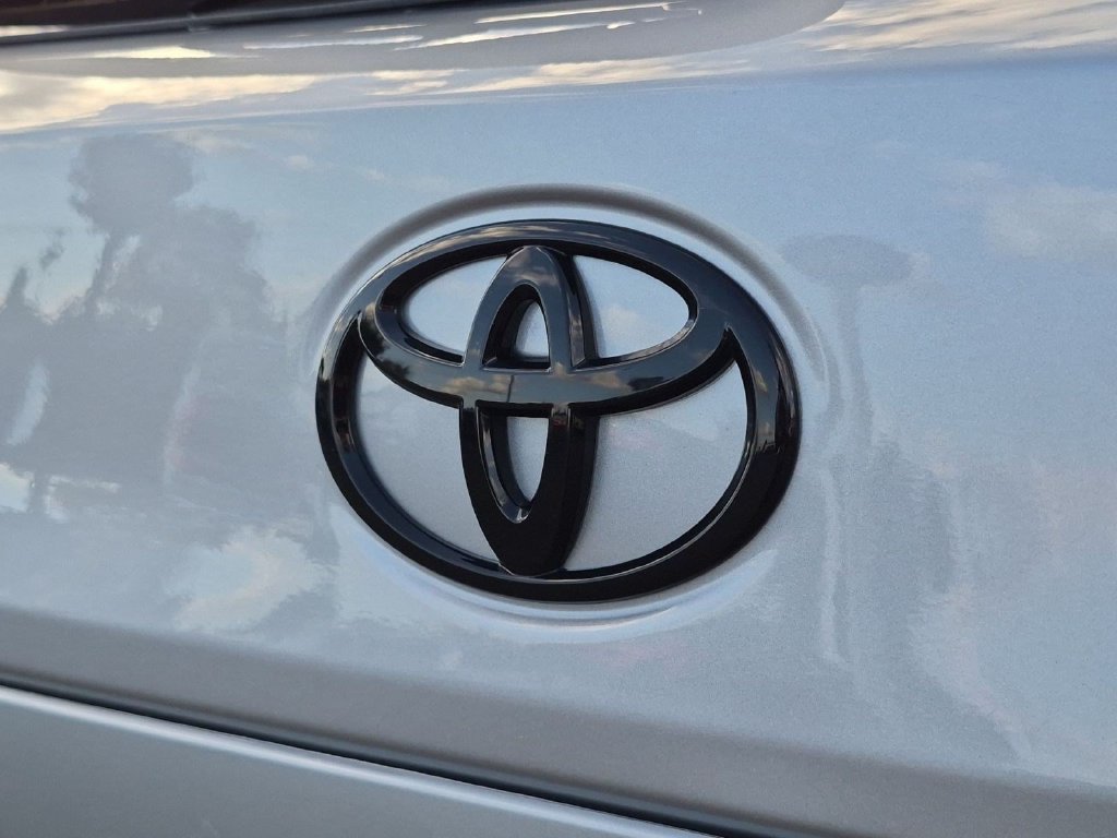 Used 2025 Toyota Corolla Cross AWD Hybrid image 25