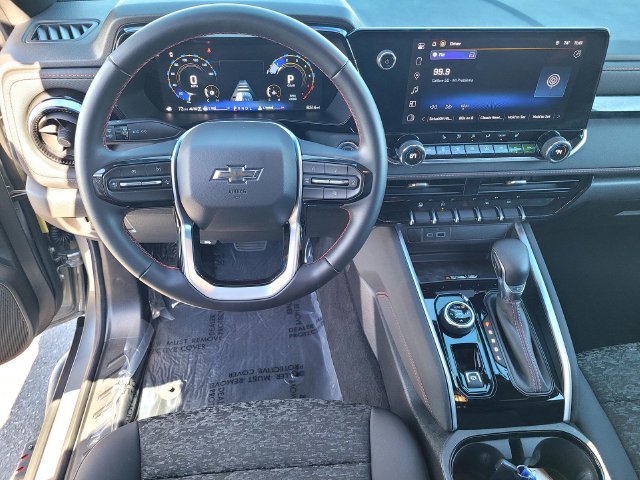 Used 2026 Chevrolet Colorado Z71 AWD/4WD image 9