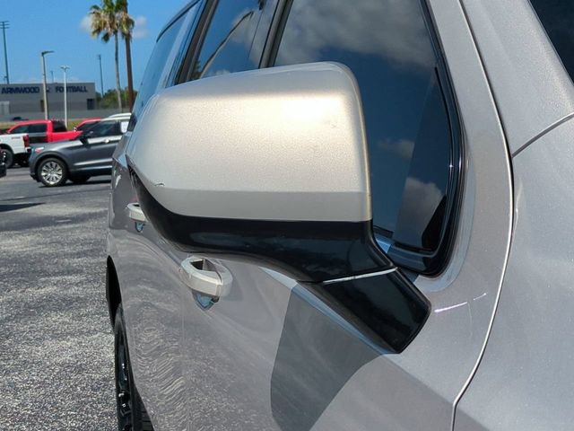 Used 2021 Chevrolet Suburban LT RWD image 12