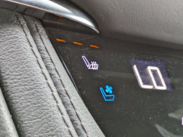 Used 2022 Cadillac XT5 Sportv w/ Platinum Package image 32