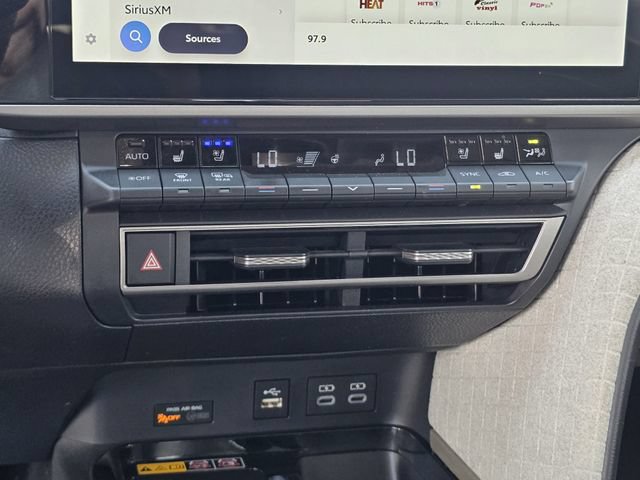 Used 2025 Toyota Camry XLE w/ Premium Package FWD image 23