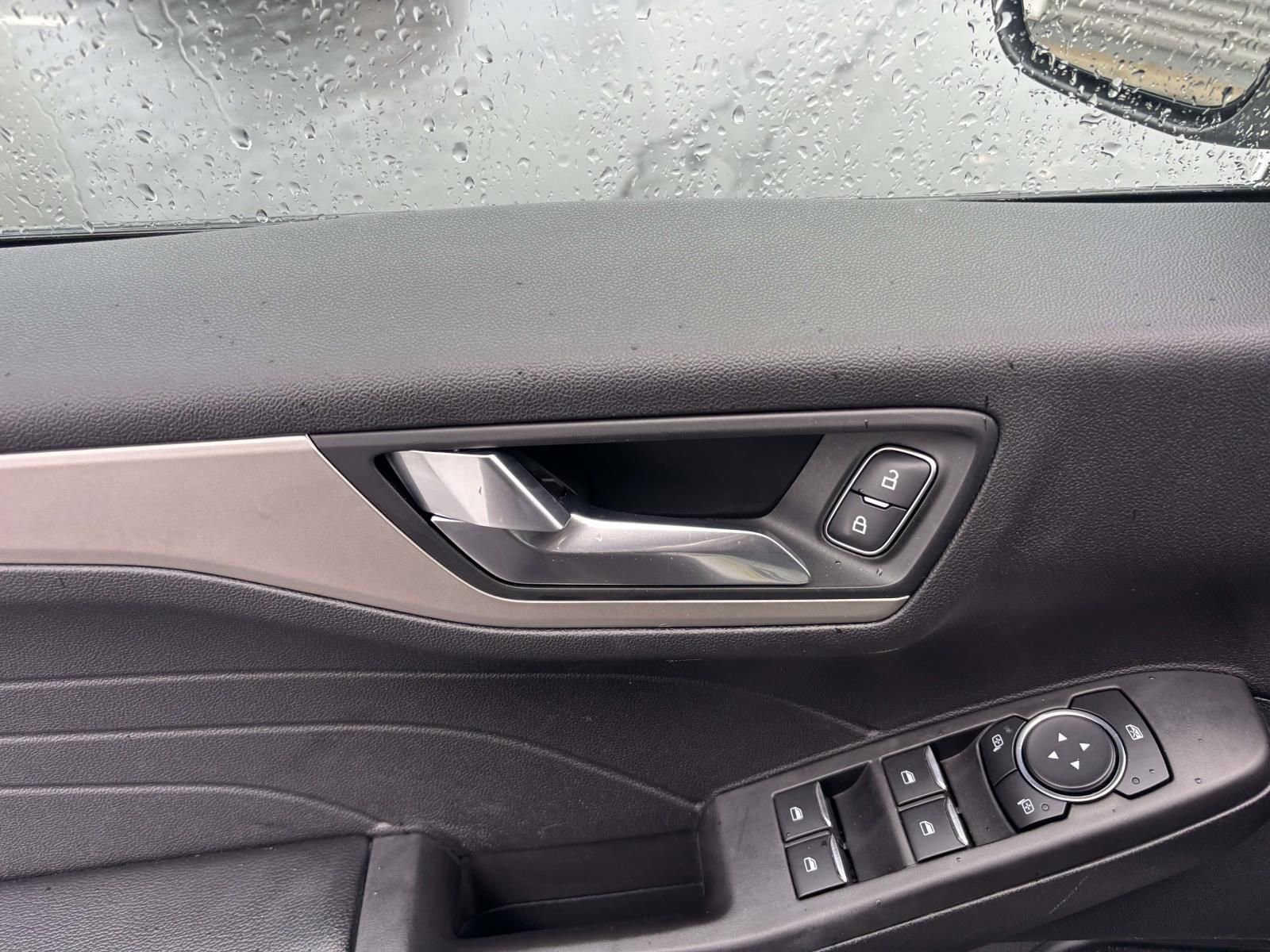 Certified 2021 Ford Escape SE w/ SE Sport Appearance Package image 14