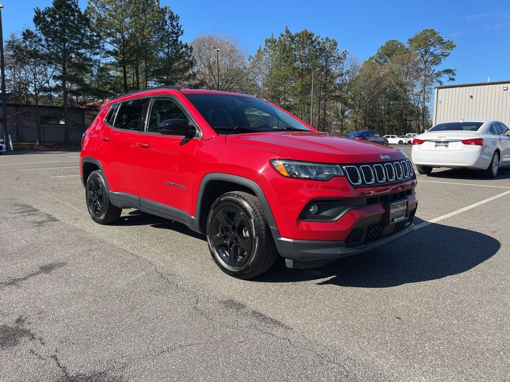 Used 2024 Jeep Compass Latitude image 4