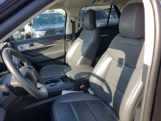 Certified 2025 Ford Explorer Active w/ Active Comfort Package AWD/4WD image 14