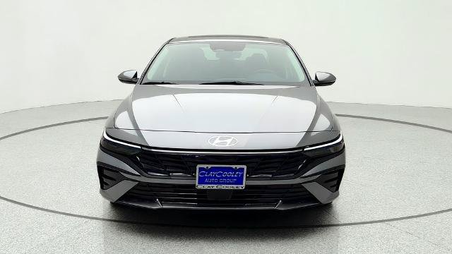 Used 2025 Hyundai Elantra SEL FWD image 2