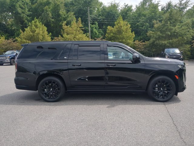 Used 2024 Cadillac Escalade ESV Sport Platinum w/ LPO, ONYX Package AWD/4WD image 3