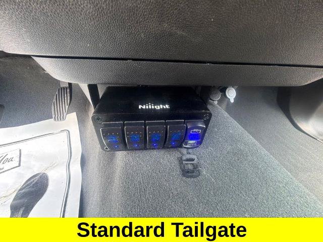 Used 2024 Chevrolet Silverado 2500 LT AWD/4WD image 28