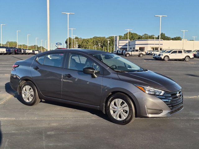 Used 2025 Nissan Versa S w/ Trunk Package