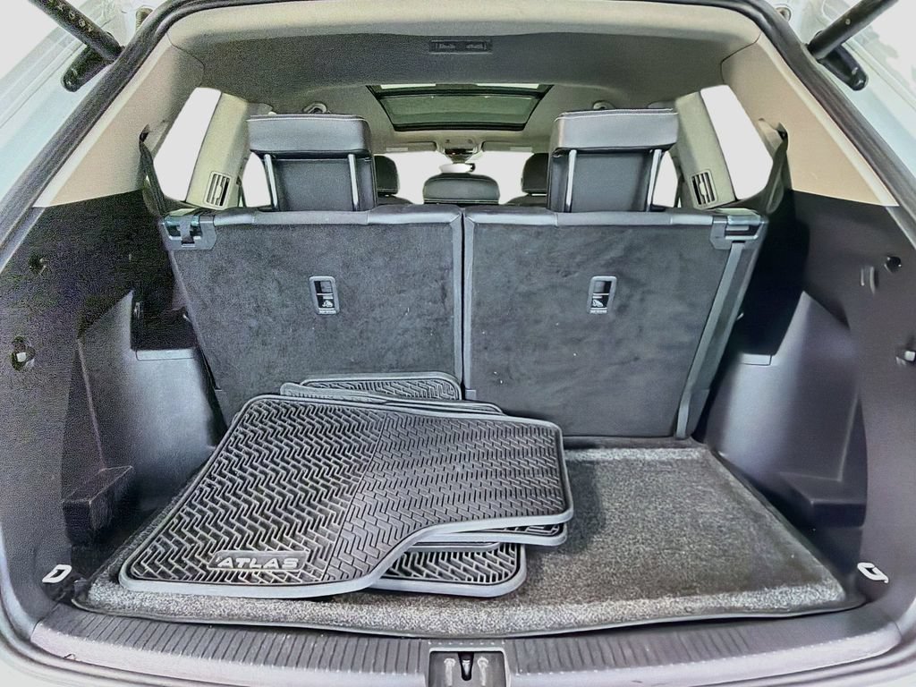 Used 2024 Volkswagen Atlas SE w/ Panoramic Sunroof Package FWD image 32