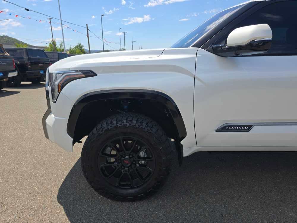 Used 2025 Toyota Tundra Platinum w/ TRD Off-Road Package AWD/4WD image 18