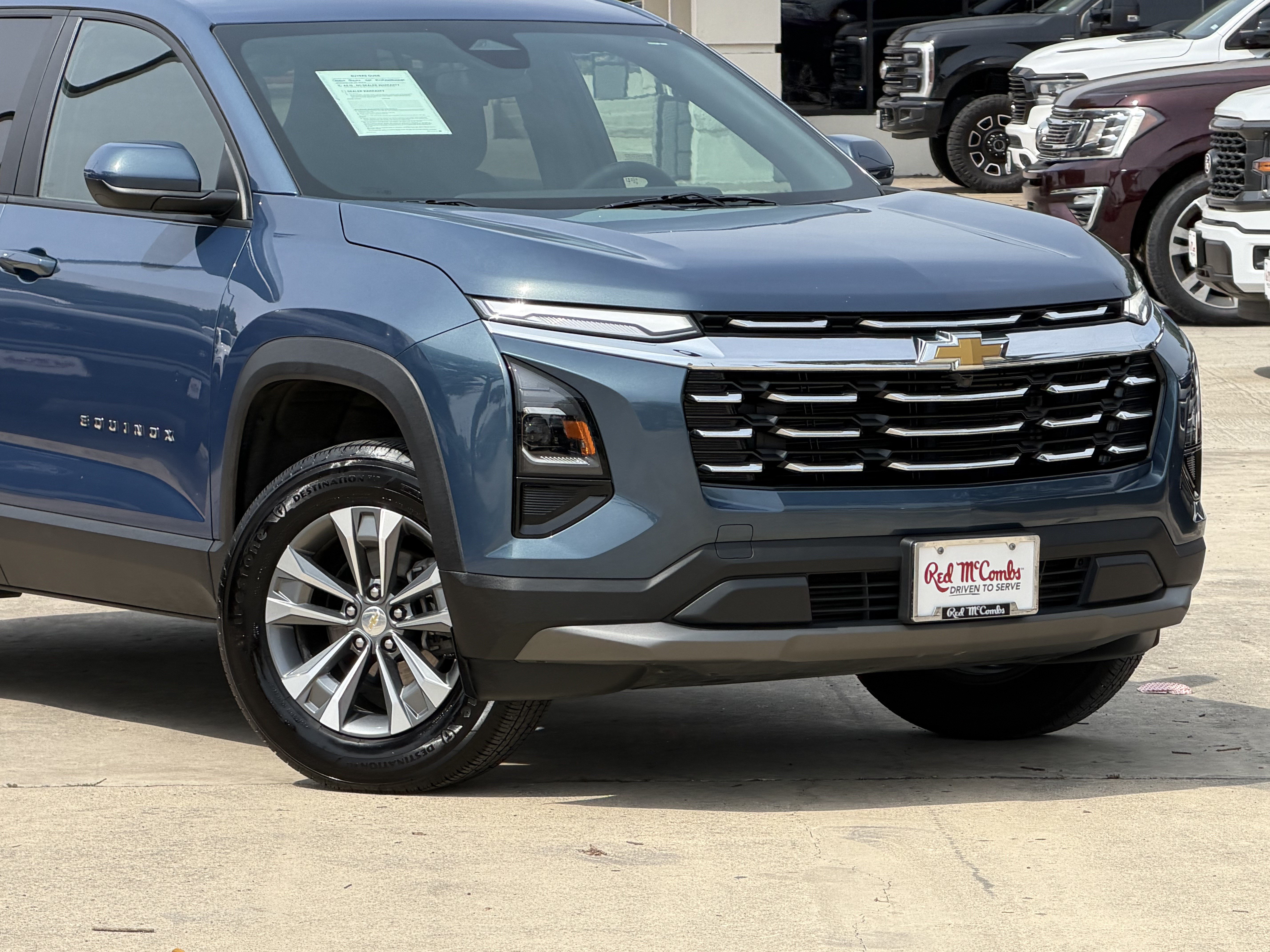 Used 2025 Chevrolet Equinox LT FWD image 2