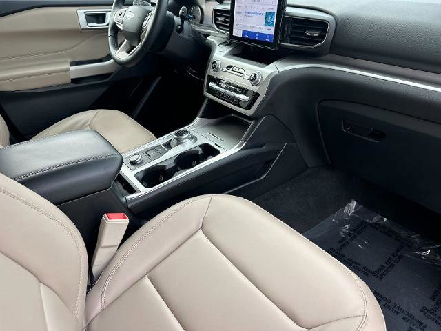 Certified 2022 Ford Explorer XLT w/ Equipment Group 202A image 16