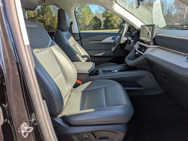 Certified 2025 Ford Explorer Active w/ Active Comfort Package image 35
